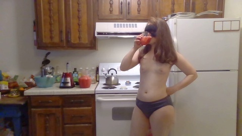 Hairy Naked Kitchen, Jovencitas Peludas - Videosection.com 